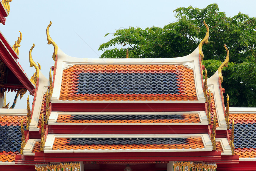 寺庙的屋顶吸引力山墙雕像乔法神社建筑学大理石游客地标宗教图片