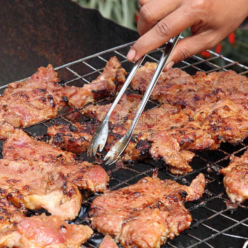 烧烤猪肉食物煤炭牛扒牛肉炙烤烹饪图片