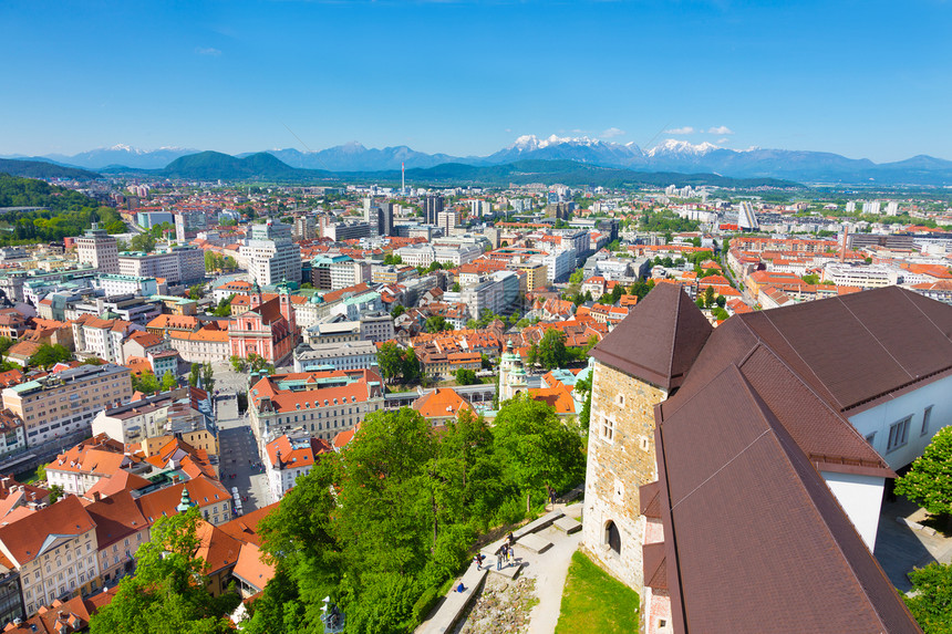 卢布尔雅那 斯洛文尼亚 欧洲的全景地标天际建筑景观堡垒旅行日落教会城市首都图片