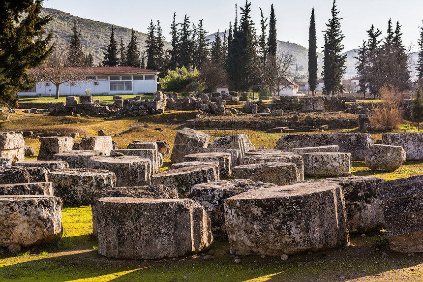 希腊内米亚考古遗址废墟脚手架地标历史考古学遗产蓝天首都柱子历史性图片