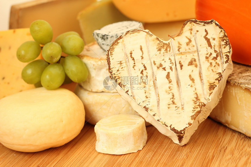 法国奶酪食物小吃美味牛奶小屋木板山羊奶油桌子木头图片