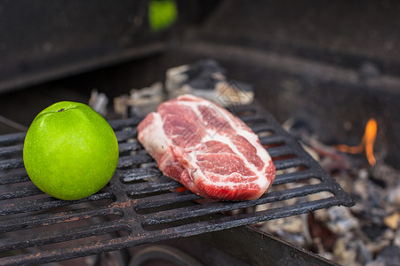 苹果比肉贵蔬菜或食食食品水果食肉烧烤绿色动物香蕉营养食物牛扒炙烤背景