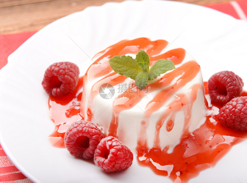 加拿大水果甜点盘子覆盆子美食酸奶浆果食物薄荷叶子图片