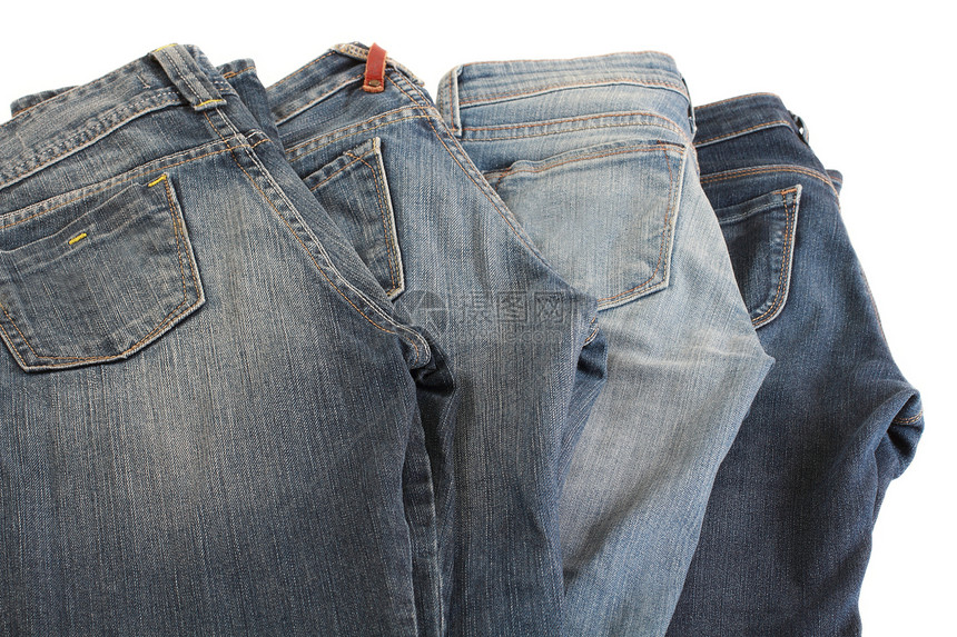 四条蓝色牛仔裤架子织物木头纹理衣架海军品牌棉布想法衣服图片