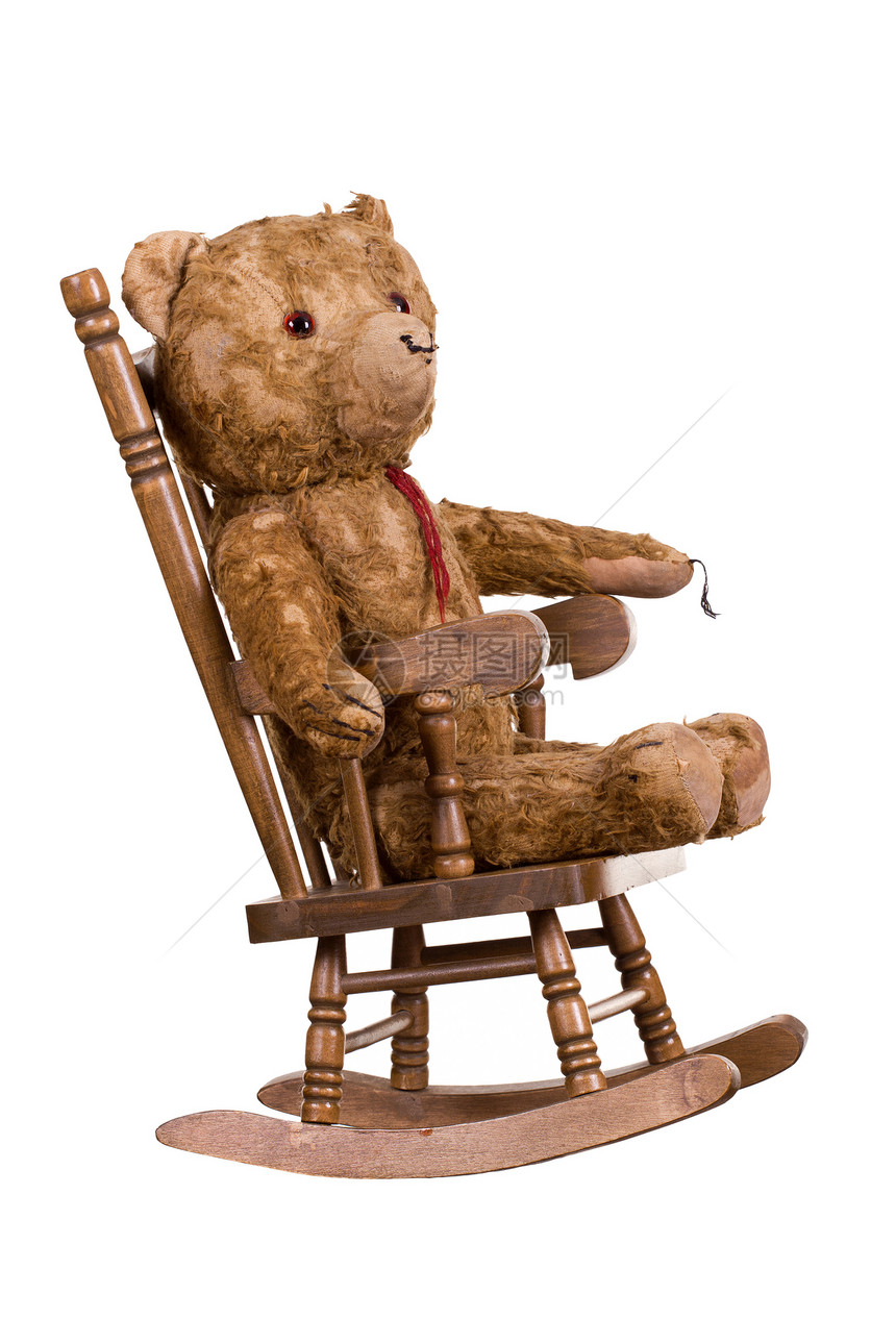 木椅上的老泰迪熊休息玩具熊摇杆扶手椅椅子棕色闲暇玩具座位白色图片
