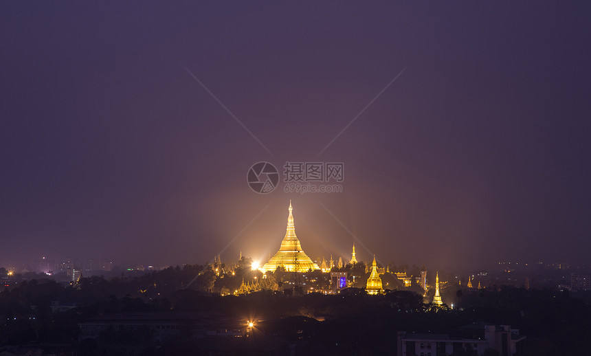 仰光 缅甸或B的Shwedagon 塔寺美日落旅行数字异国佛塔中心宝塔天空情调旅游雕像图片