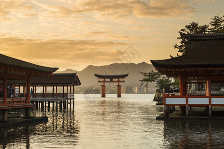 海购严选日本广岛宫岛有名的日本水岛神社橙子天空地标宗教海洋世界神社旅行历史性神道背景