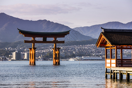 海购严选日本广岛宫岛有名的日本水岛神社宗教神社旅游旅行海洋神道橙子天空世界寺庙背景