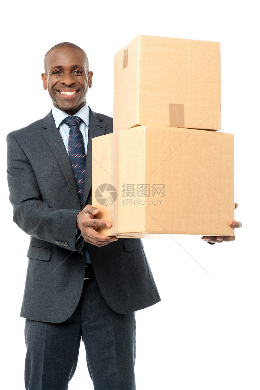 迁至新办公室的时间微笑员工顾问男性中年快乐纸箱纸板盒包装盒子图片