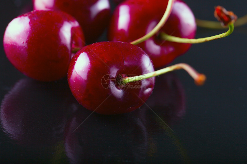 樱桃绿色水果饮食白色营养红色食物浆果图片
