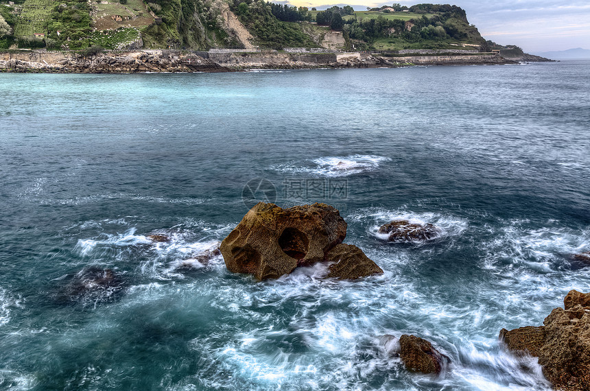 水陆海洋海浪蓝色流动水晶飞溅岩石环境波浪太阳石头图片