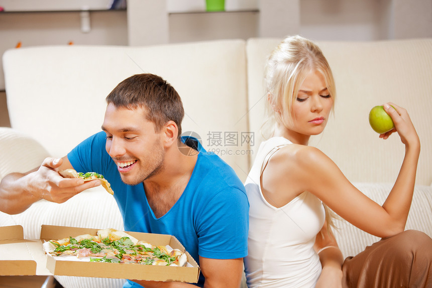 夫妻吃不同的食物主妇男性丈夫嫉妒女性维生素饮食垃圾家庭营养图片