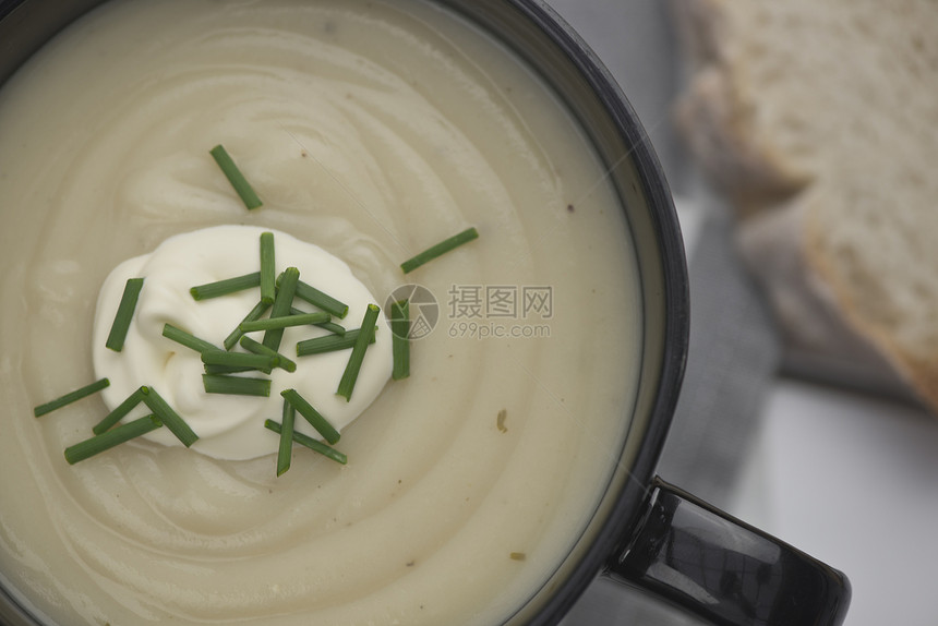 土豆汤木头食物韭菜午餐勺子餐厅杯子美食香葱厨房图片