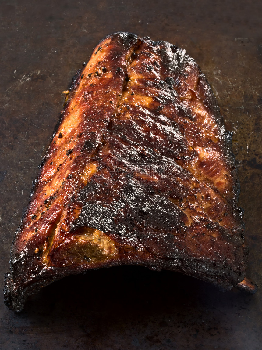 生锈烤猪排架肋骨食物烧烤骨头架子平板猪肉红色图片