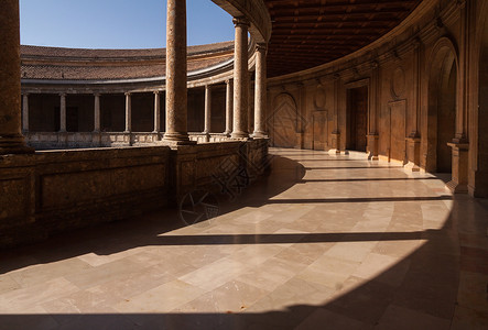 阿尔罕布拉卡尔五世宫庭院高清图片