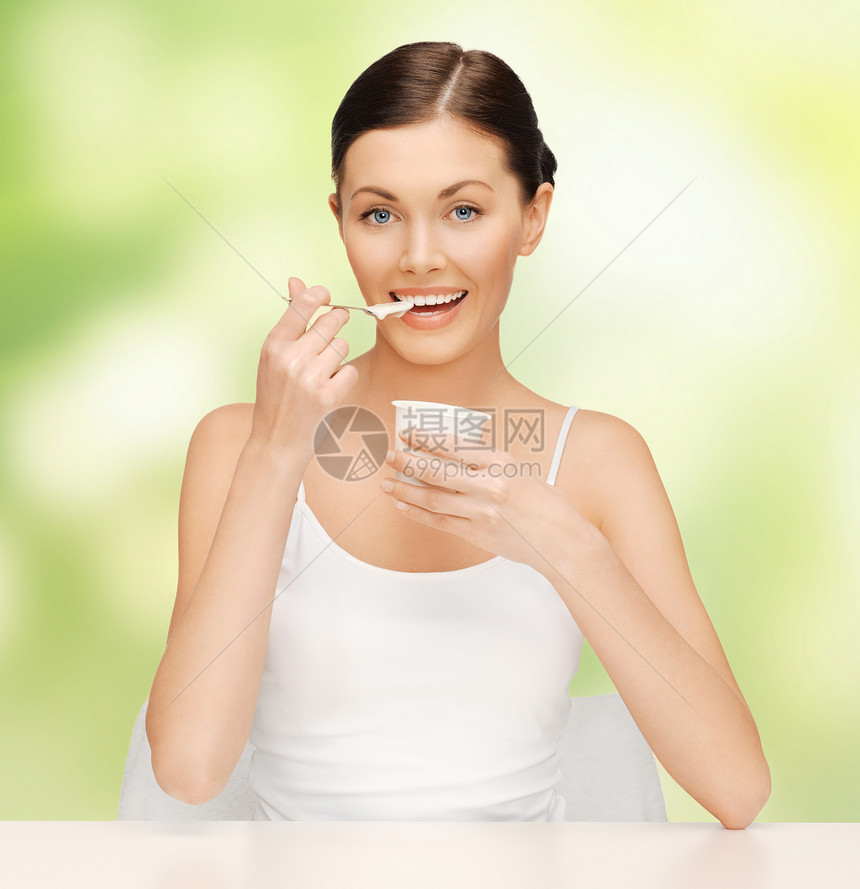 妇女用酸奶早餐营养甜点减肥奶油女性饮食奶制品维生素微笑图片