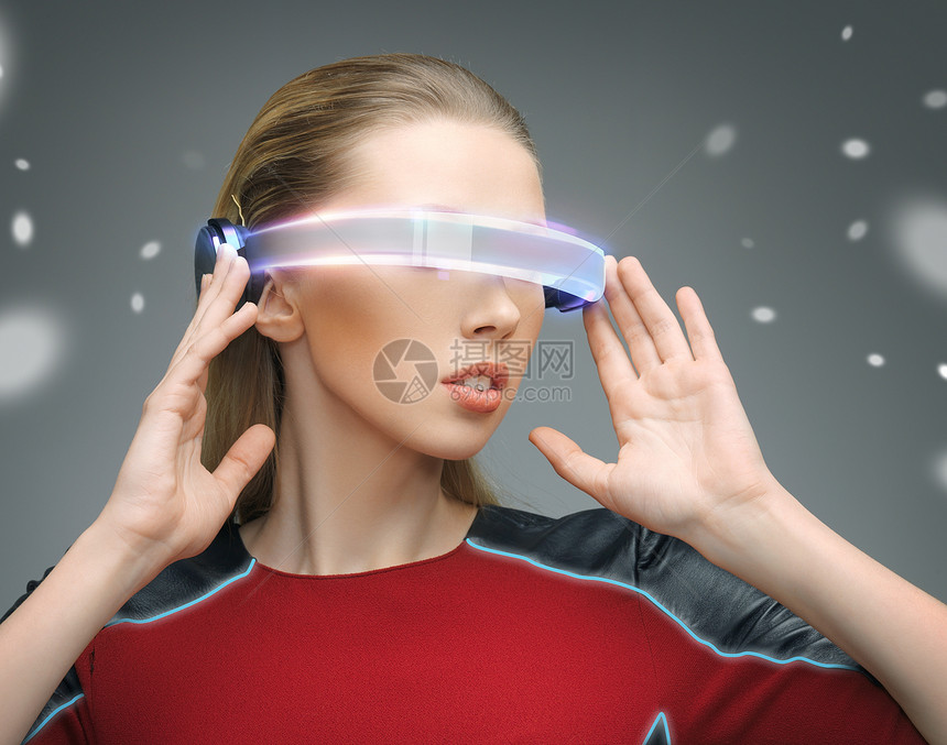 戴未来眼镜的妇女女性宝贝技术纳米数据小说电子人福利健康科学图片