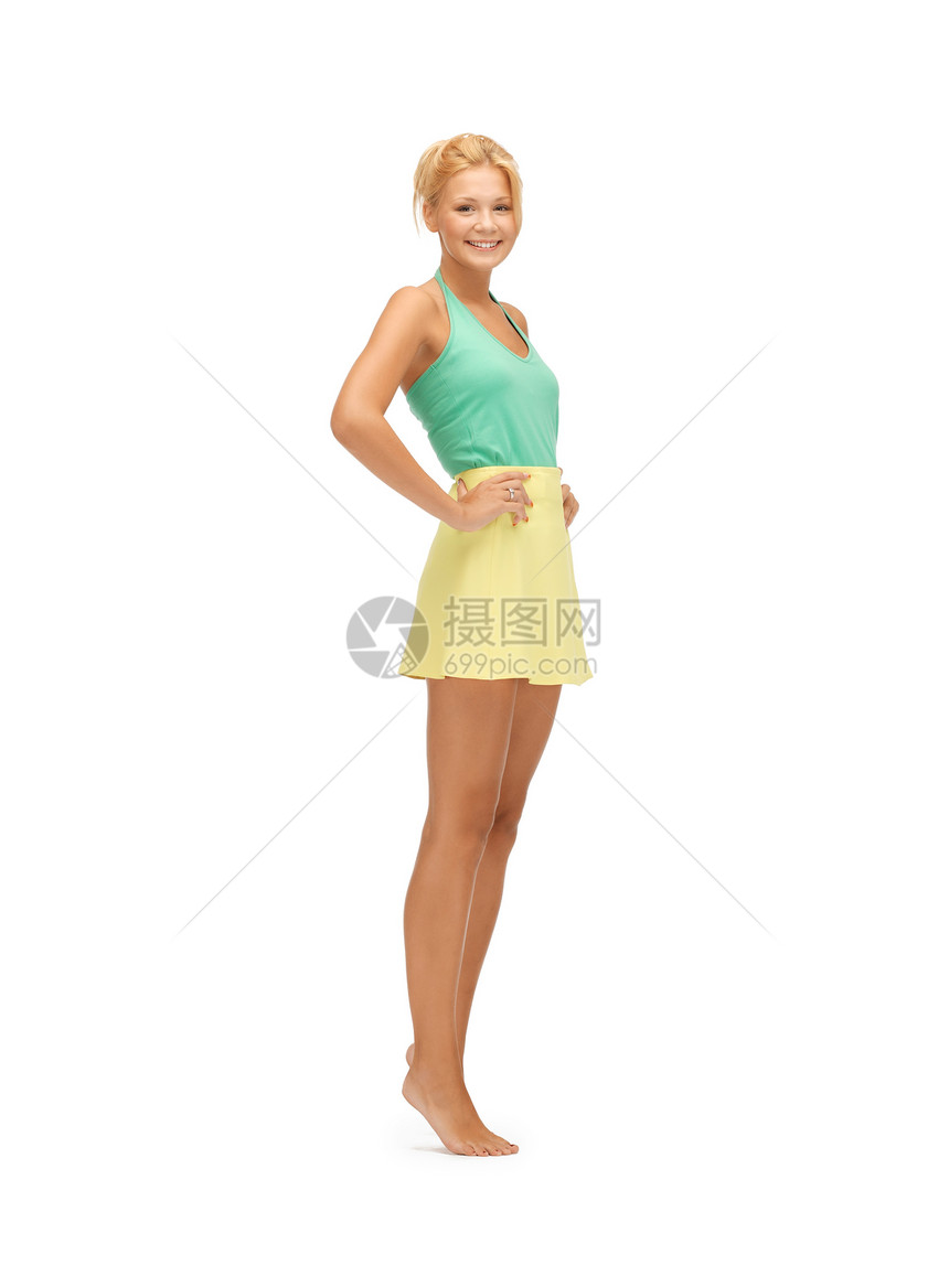 身着临时服装的年轻美少女快乐宝贝工作室长腿微笑青少年女性白色女孩福利图片