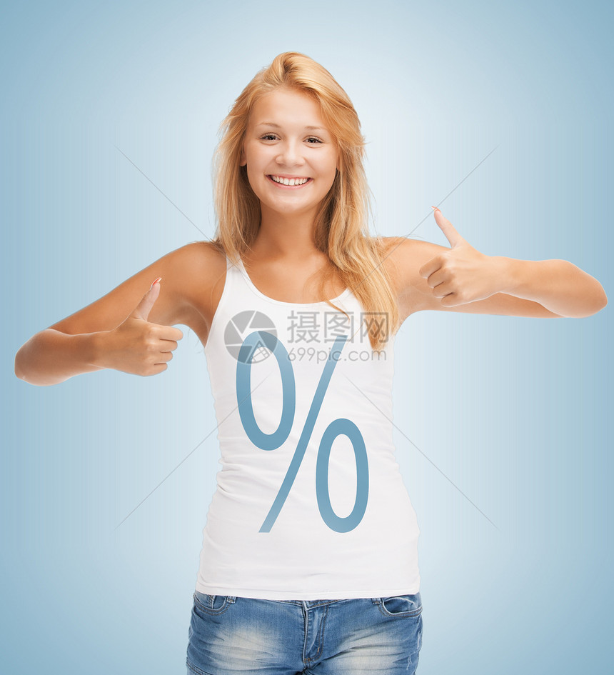 女孩指着百分数符号衬衫手指女性价格零售销售市场折扣学生购物图片