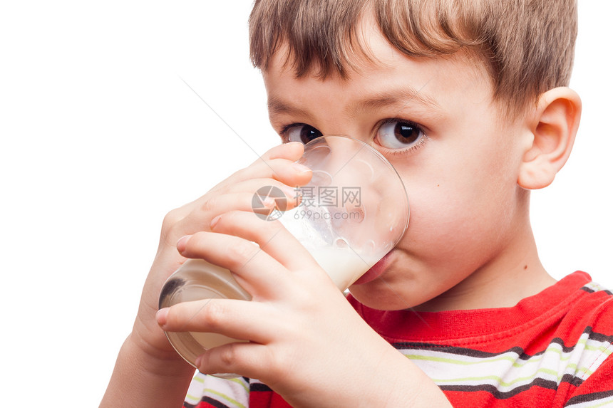 饮用水牛奶食物玻璃营养快乐眼睛男生红色孩子奶制品男性图片