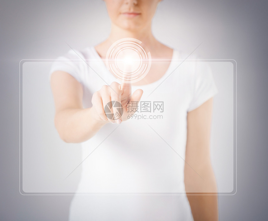 妇女手触摸虚拟屏幕互联网按钮创新工具推介会技术教育女孩办公室社会图片