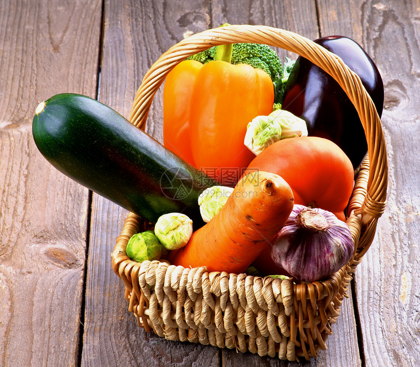 蔬菜篮子紫色柳条饮食茄子乡村健康饮食素食抗氧化食品营养图片