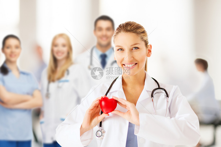 具有心脏的女医生心脏病学外科机构女性疾病专家微笑脉冲心电图心脏病图片