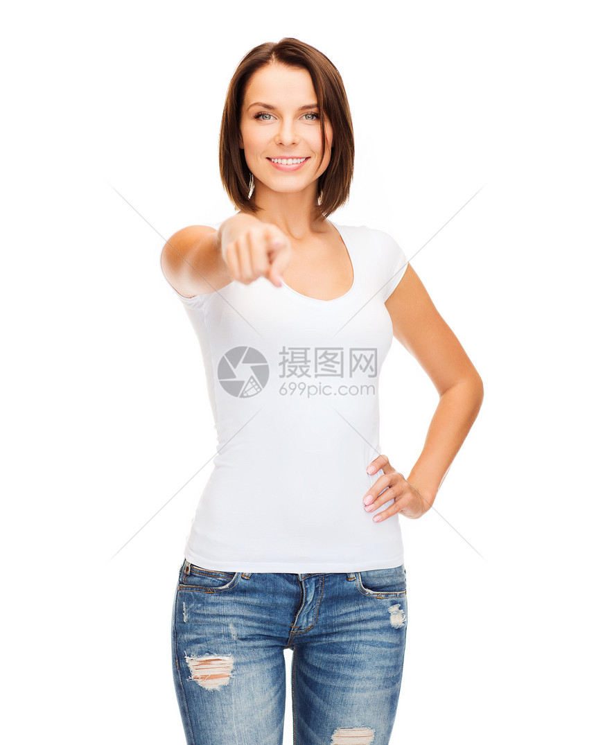 穿着白白白色T恤的快乐女人指着你女孩微笑女士广告打印女性手指青少年运动采摘图片