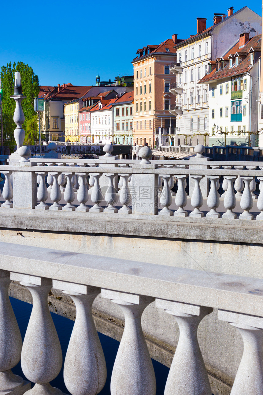中世纪卢布尔雅那 欧洲斯洛文尼亚首都游客长廊城市建筑学房子市中心场景旅行蓝色中心图片
