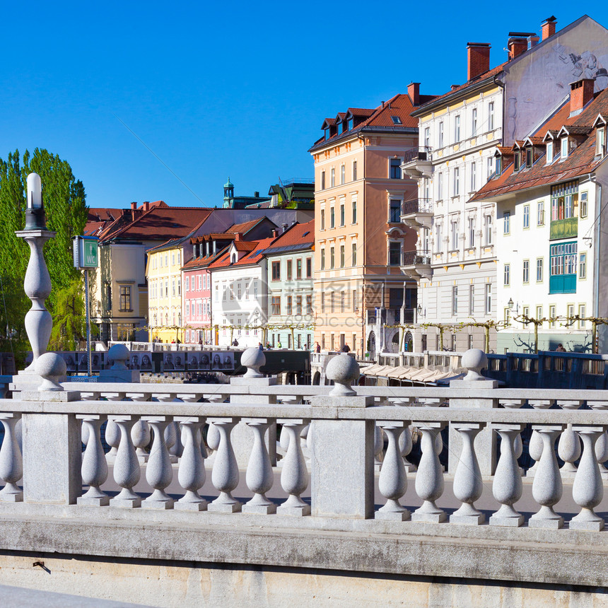 中世纪卢布尔雅那 欧洲斯洛文尼亚首都城市场景行人建筑学地标观光阳台市中心中心旅行图片