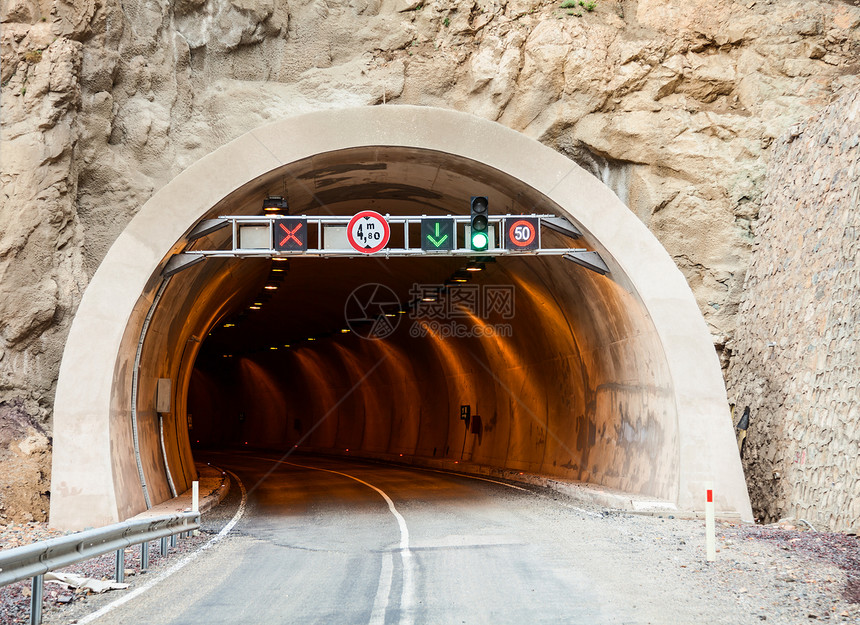 道路隧道入口图片