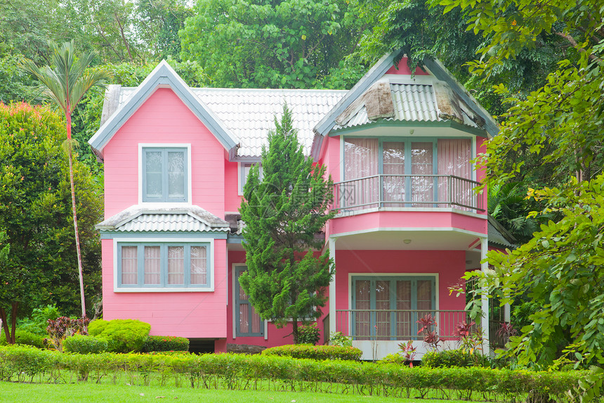 森林中的粉红屋环境国家农村森林乡村奢华粉色住宅房子建筑图片