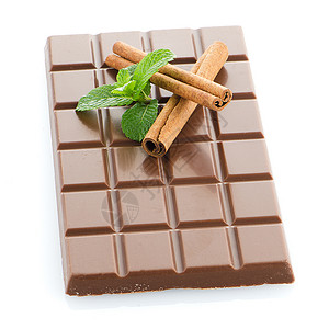 巧克力的封闭细节芯片美食黑色小吃薄荷白色可可棕色甜点诱惑背景图片