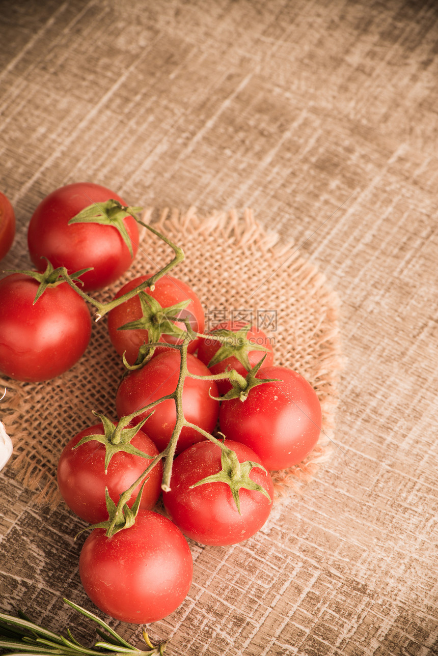 樱桃番茄桌子水果绿色蔬菜木头沙拉红色团体图片