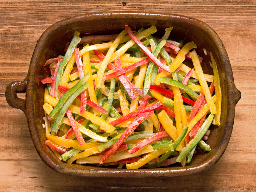 生锈海扁酱沙拉沙拉水平红色纤维青菜绿色辣椒蔬菜黄色敷料图片
