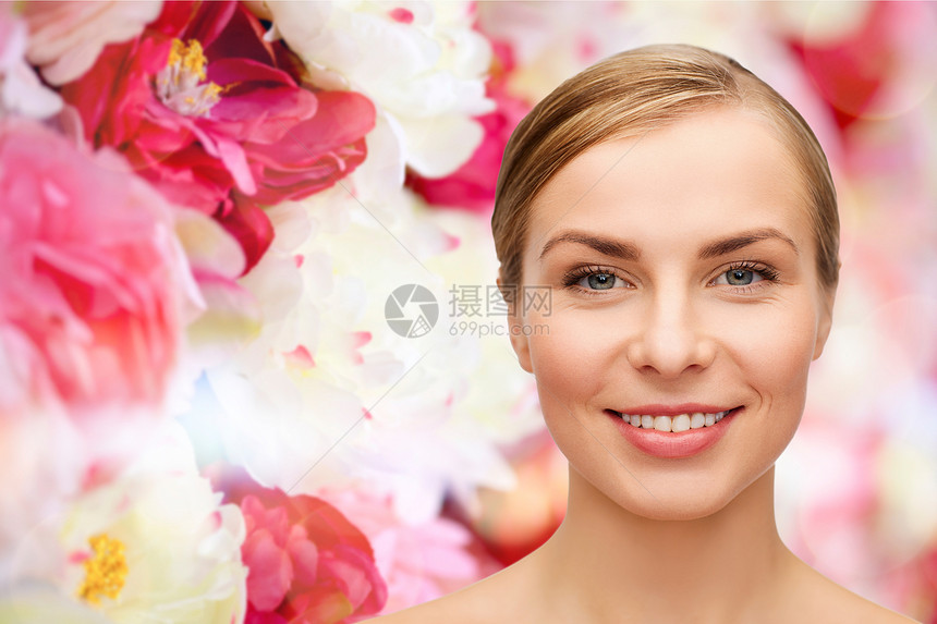 美丽的女人的脸皮肤容貌花朵护理眼睛嘴唇清洁福利睫毛化妆品图片