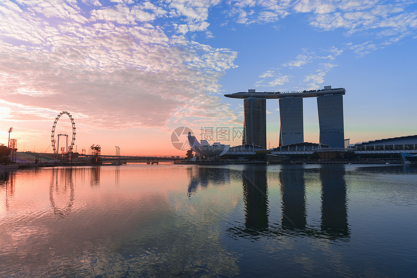 新加坡在Marina Bay的标志性建筑物图片
