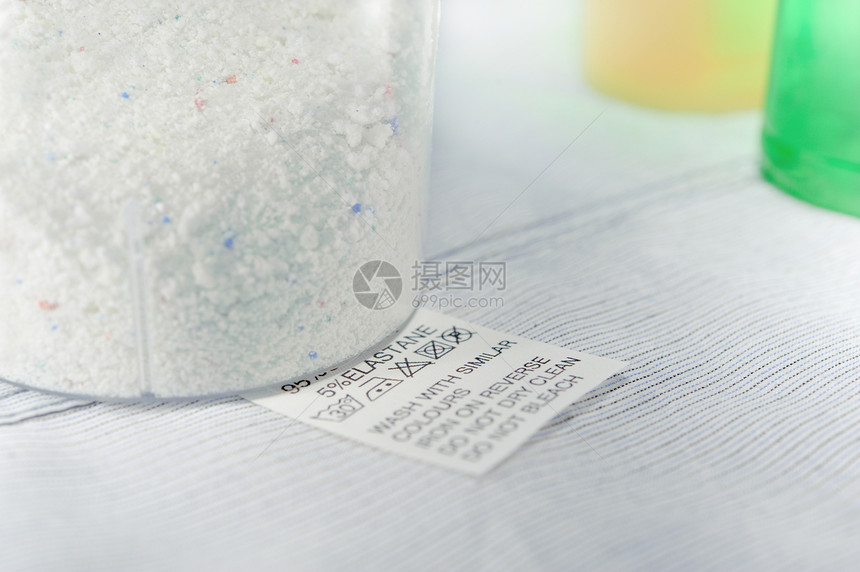 洗衣咨询服装标签数据警告材料指导洗涤打扫衣服宏观白色凝胶图片