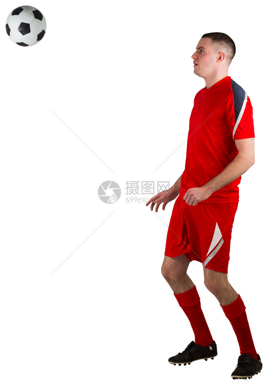 健身足球运动员与球赛播放器运动服男性活动白色齿轮运动红色男人图片