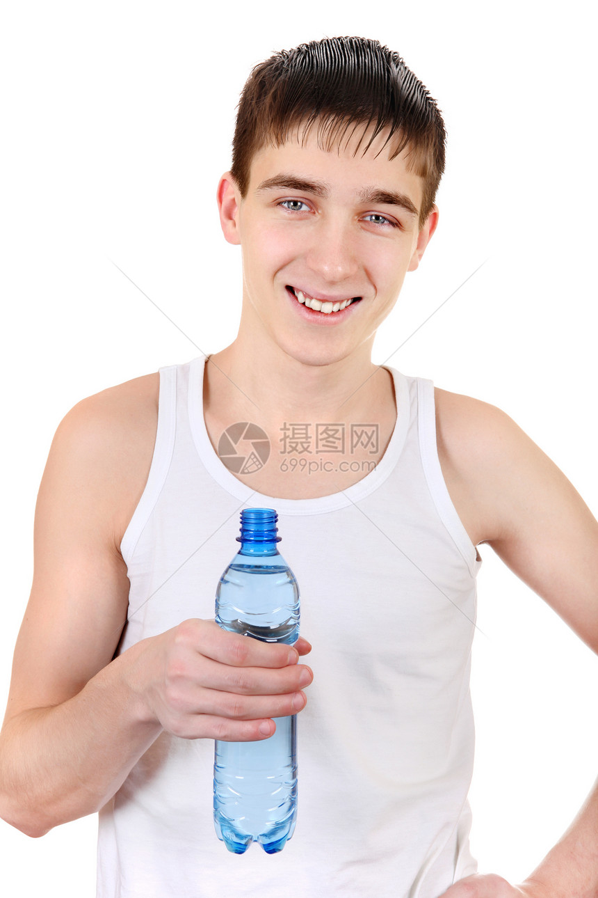 装瓶水的青少年汗衫男性运动口渴男人青年黑发矿物白色苏打图片