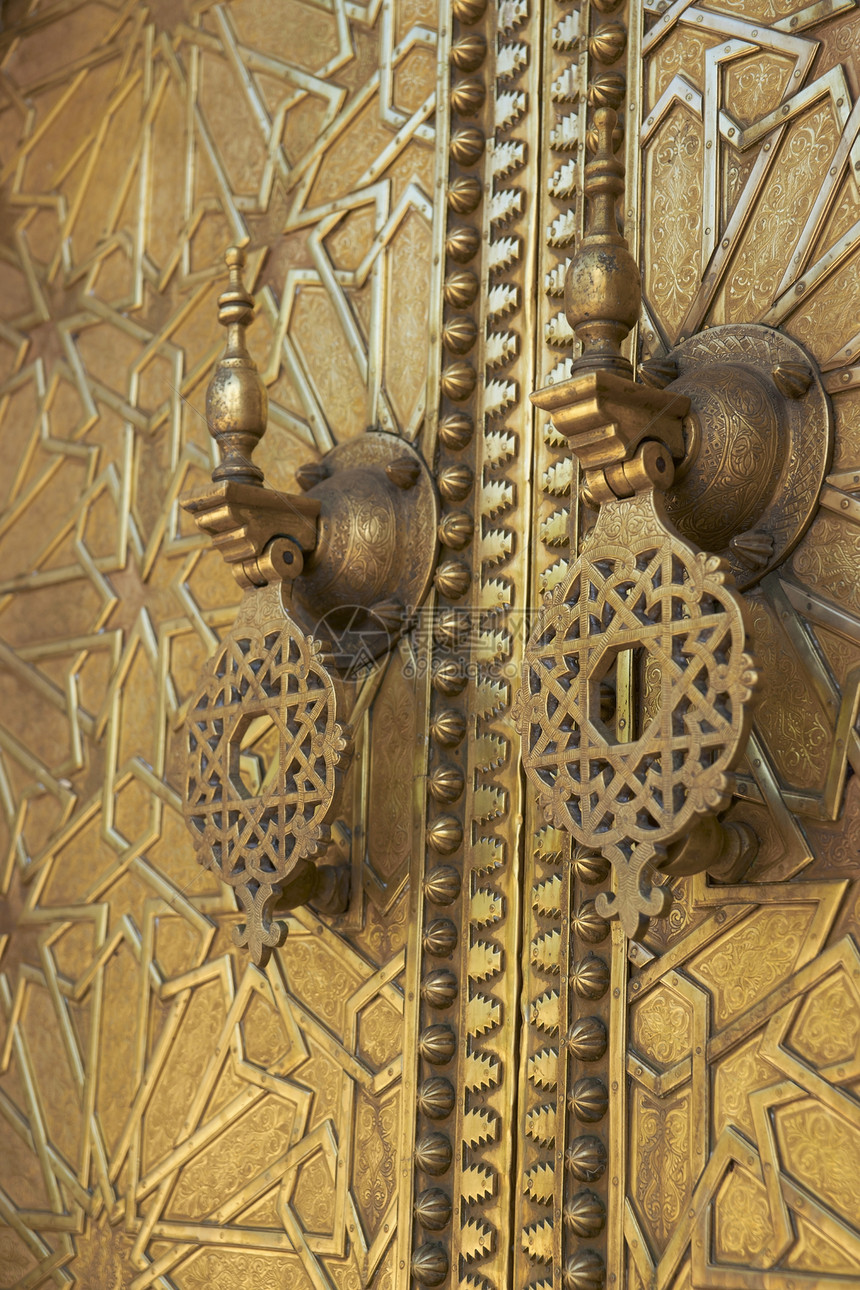 Bras Door 敲门者入口网关黄铜金子国王吸引力建筑学建筑游客锁孔图片