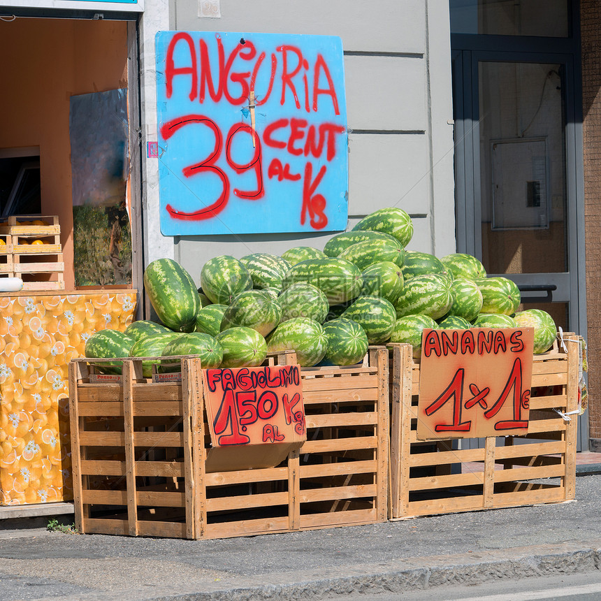 出售西瓜蔬菜营养价格绿色饮食食物水果商市场水果商业图片