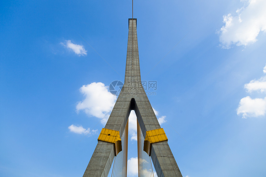 拉马八八桥阳光电缆交通建筑街道工程邮政天空建筑学城市图片