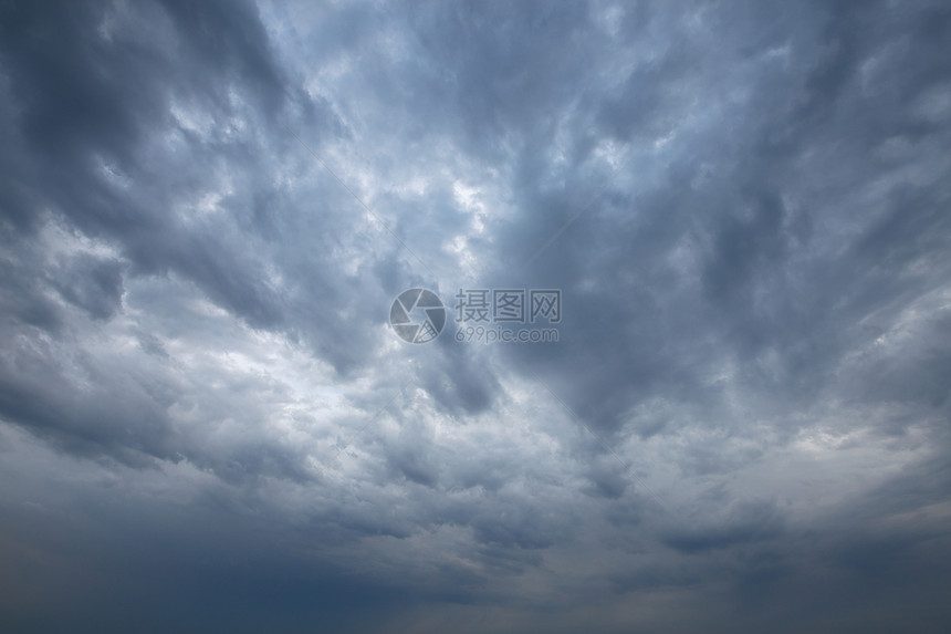 云阴影天空多云天气下雨风暴灰色景观情绪戏剧性图片