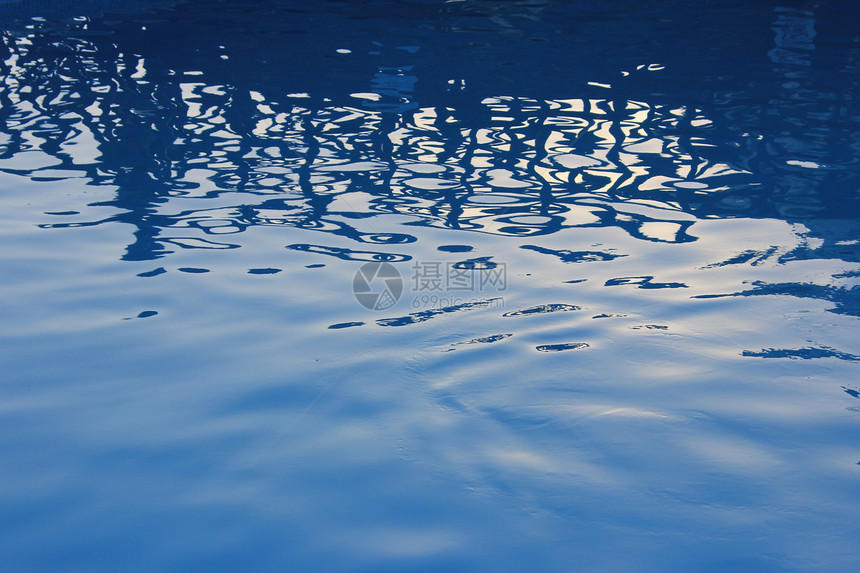 蓝蓝色水热带涟漪阳光液体海洋射线海浪水池反射波纹图片
