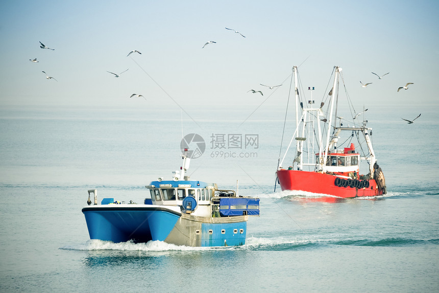拖网渔船航海海岸船舶钓鱼生态商业船运旅行渔业渔夫图片