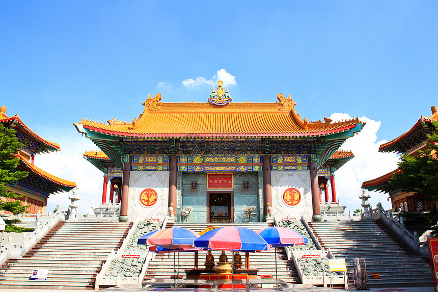 诺萨布冷新宜的中华传统风格寺庙天空旅行城市地标蓝色游客旅游宗教佛教徒建筑学图片