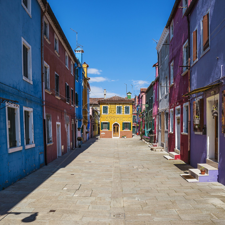 布罗拉诺多姿多彩的街道图片