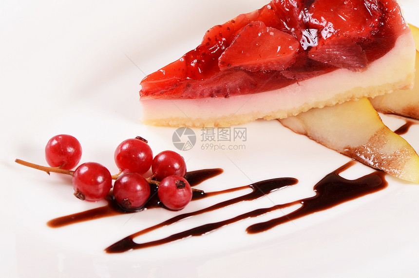 草莓蛋糕饼面团的蛋糕小吃水果桌子食物糕点美食面粉面包包子早餐图片