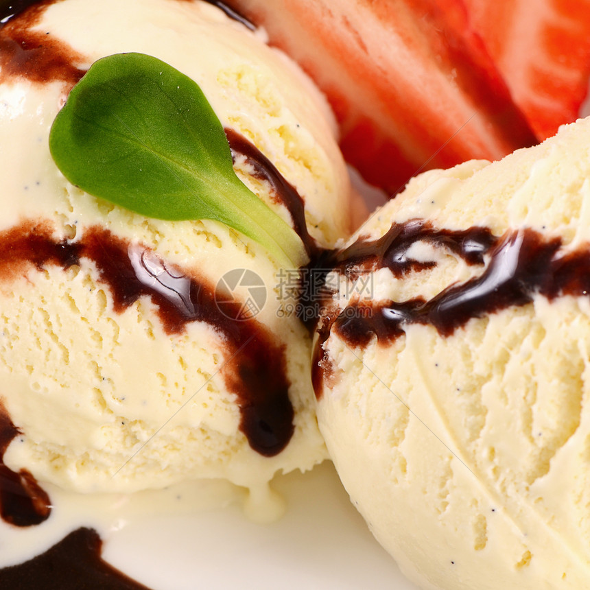 香草冰淇淋和草莓宏观产品食物甜点奶制品蛋糕牛奶饮食勺子酸奶图片